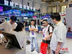 具备面料自顺应、秒级换款